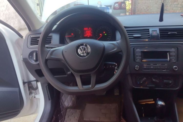 Volkswagen Santana 2018 car image #15