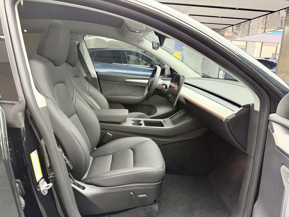 Tesla Model Y 2023 immagine di auto #16