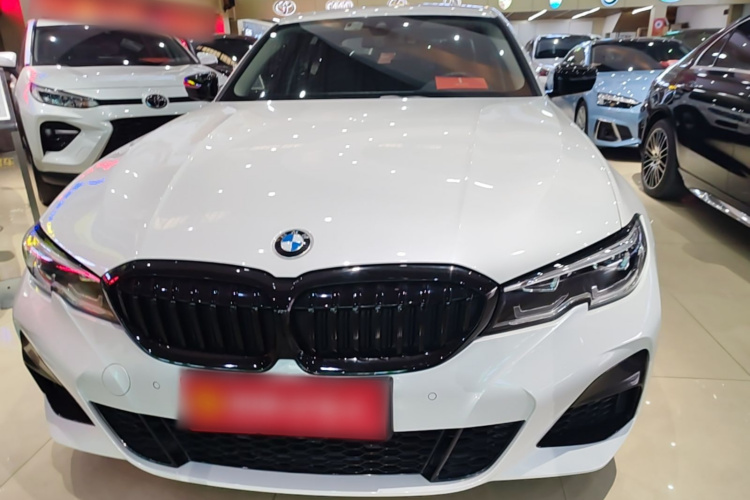 BMW 3 Series 2020 car image #3