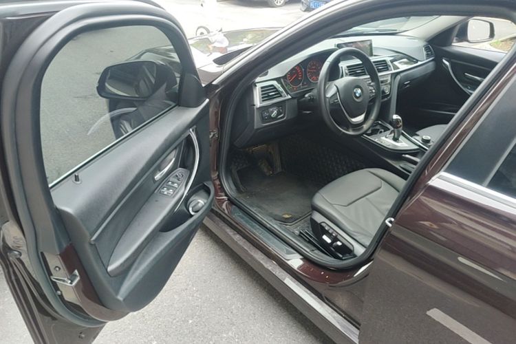BMW 3 Series 2016 car image #16