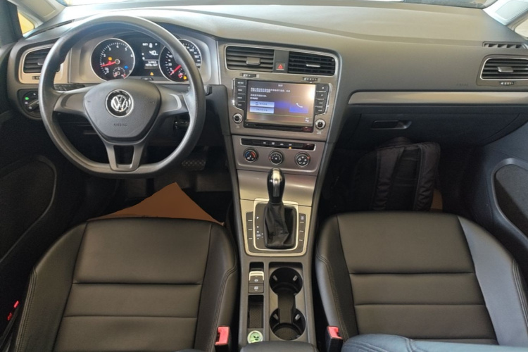 Volkswagen Golf 2016 car image #10