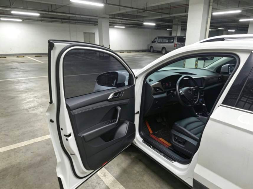 Volkswagen Tharu 2023 car image #2