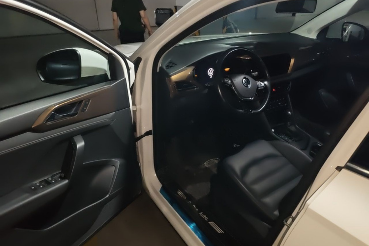 Volkswagen Tharu 2022 car image #9