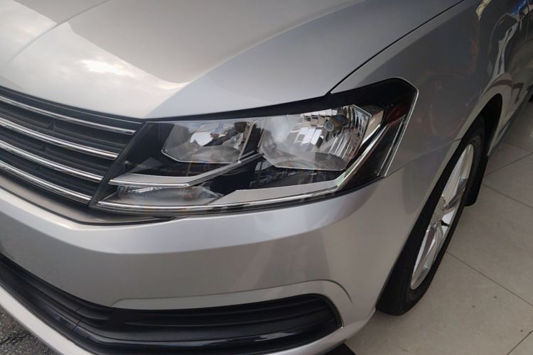 Volkswagen Lavida 2017 car image #24