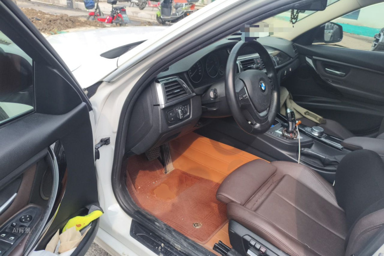 BMW 3 Series 2018 immagine di auto #18