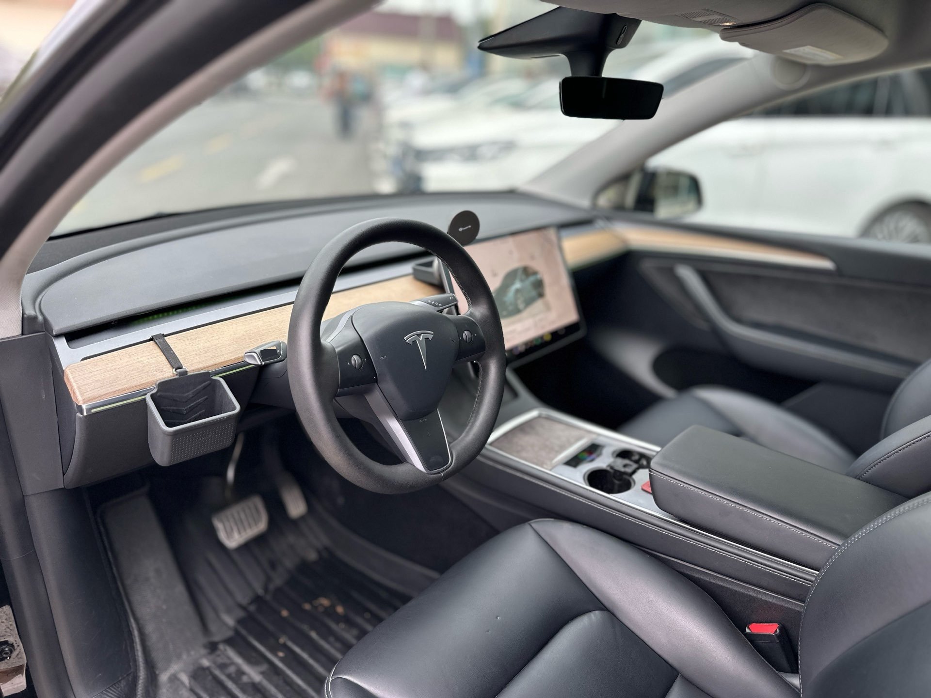 Tesla Model Y 2022 car image #3