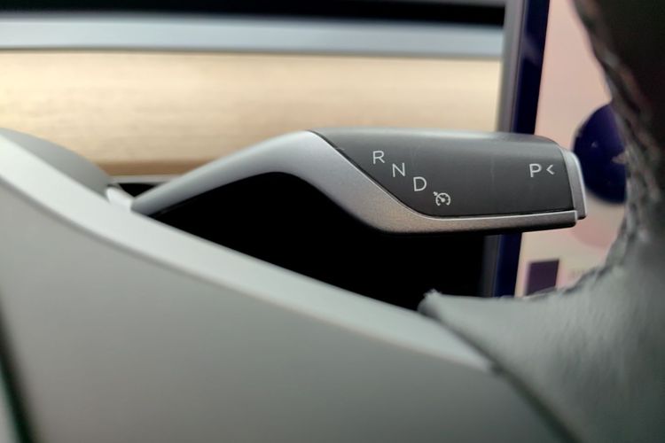 Tesla Model Y 2022 car image #14