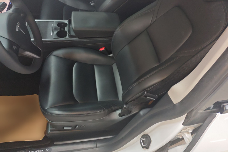 Tesla Model Y 2024 #19 Tesla Model Y 2024 car image #19