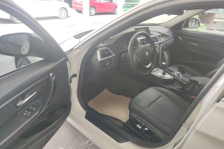 BMW 3 Series 2016 immagine di auto #12