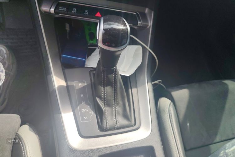 Audi Q3 2021 car image #16