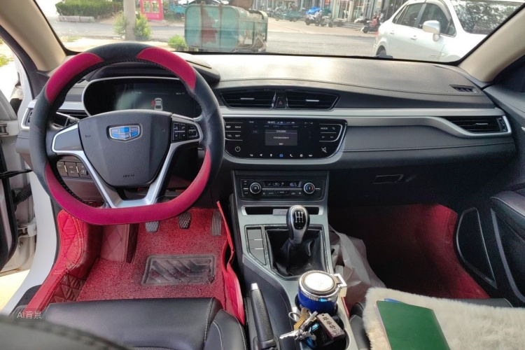 GEELY Emgrand 2019 #11 GEELY Emgrand 2019 car image #11