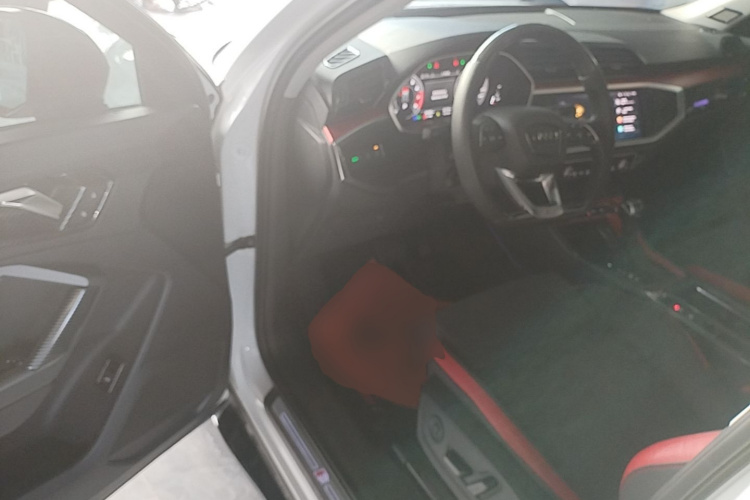Audi Q3 2023 car image #16