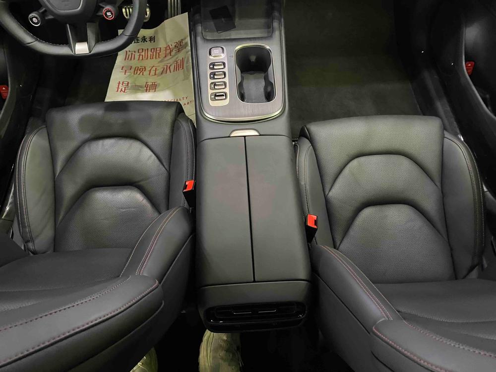 MI SU7 2025 car image #17