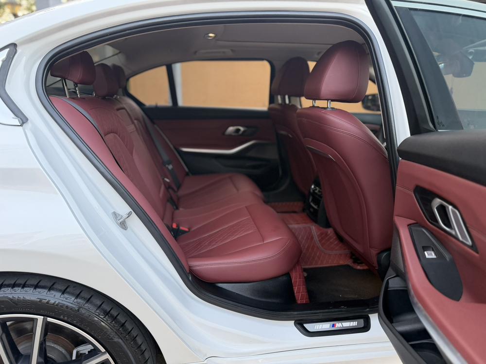 BMW 3 Series 2023 صورة سيارة #15