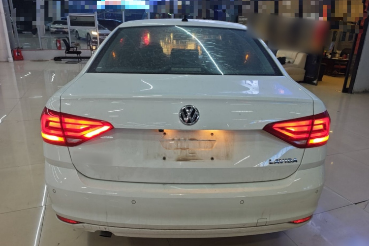 Volkswagen Lavida 2017 car image #6