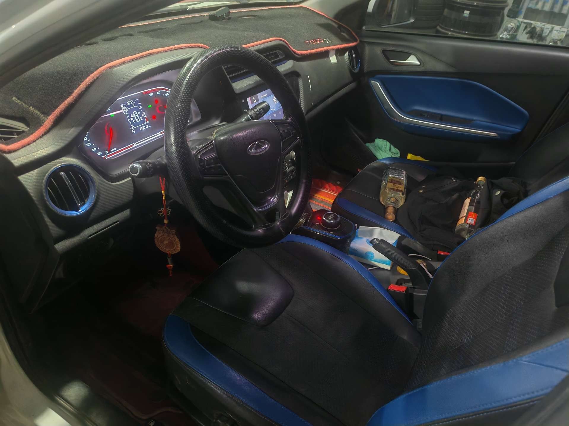 2018 immagine di auto #2