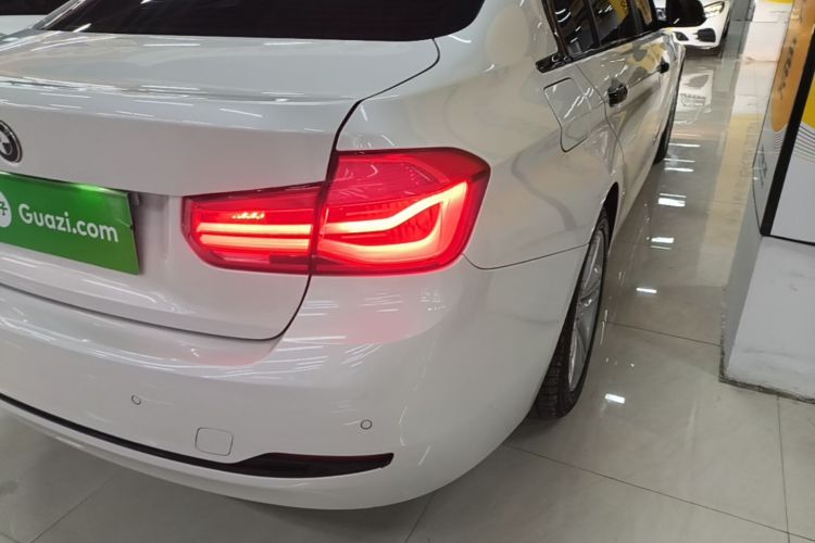 BMW 3 Series 2017 car image #8