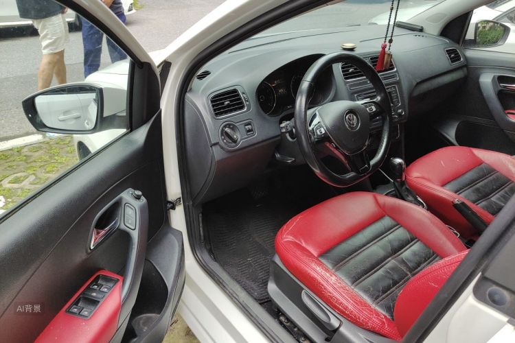 Volkswagen Polo 2016 car image #18