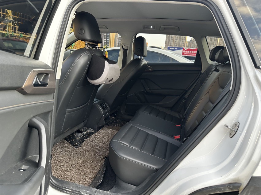 Volkswagen Tharu 2021 car image #6