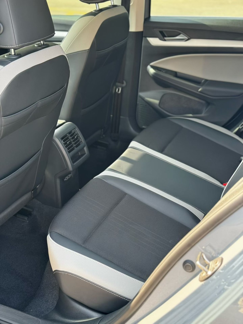 Volkswagen Golf 2023 car image #6