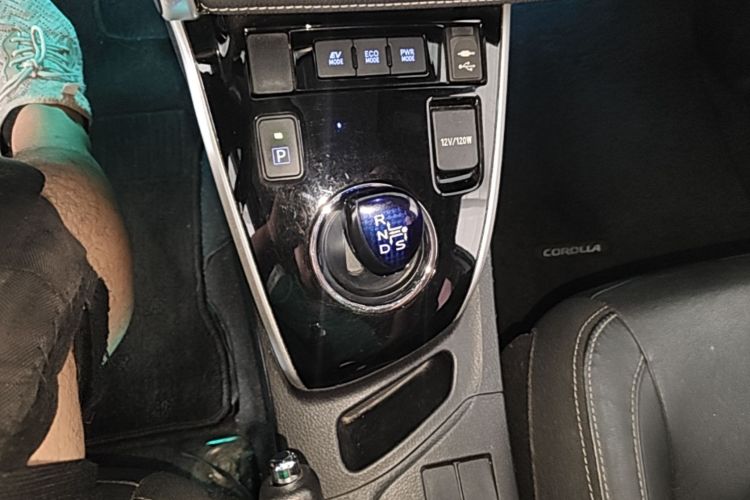 Toyota Corolla 2018 #14 Toyota Corolla 2018 car image #14