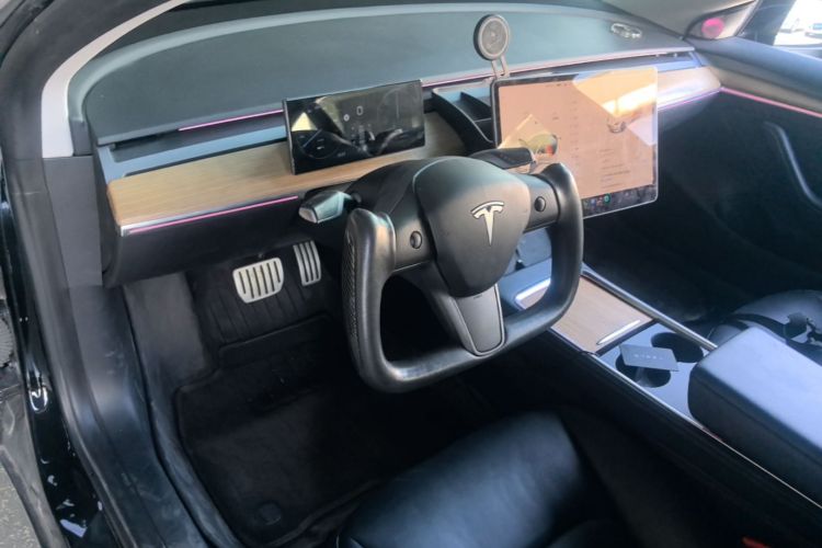Tesla Model 3 2022 car image #10