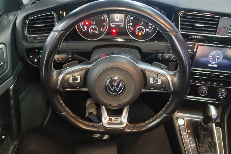 Volkswagen Golf 2018 immagine di auto #11