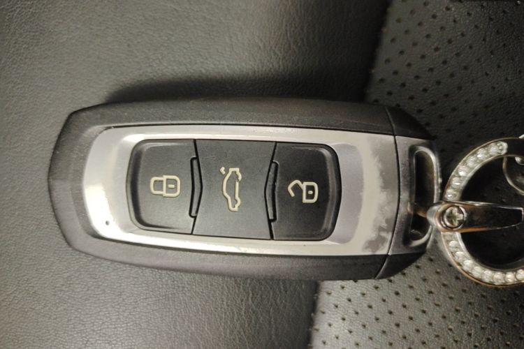 GEELY Emgrand GS 2018 car image #9