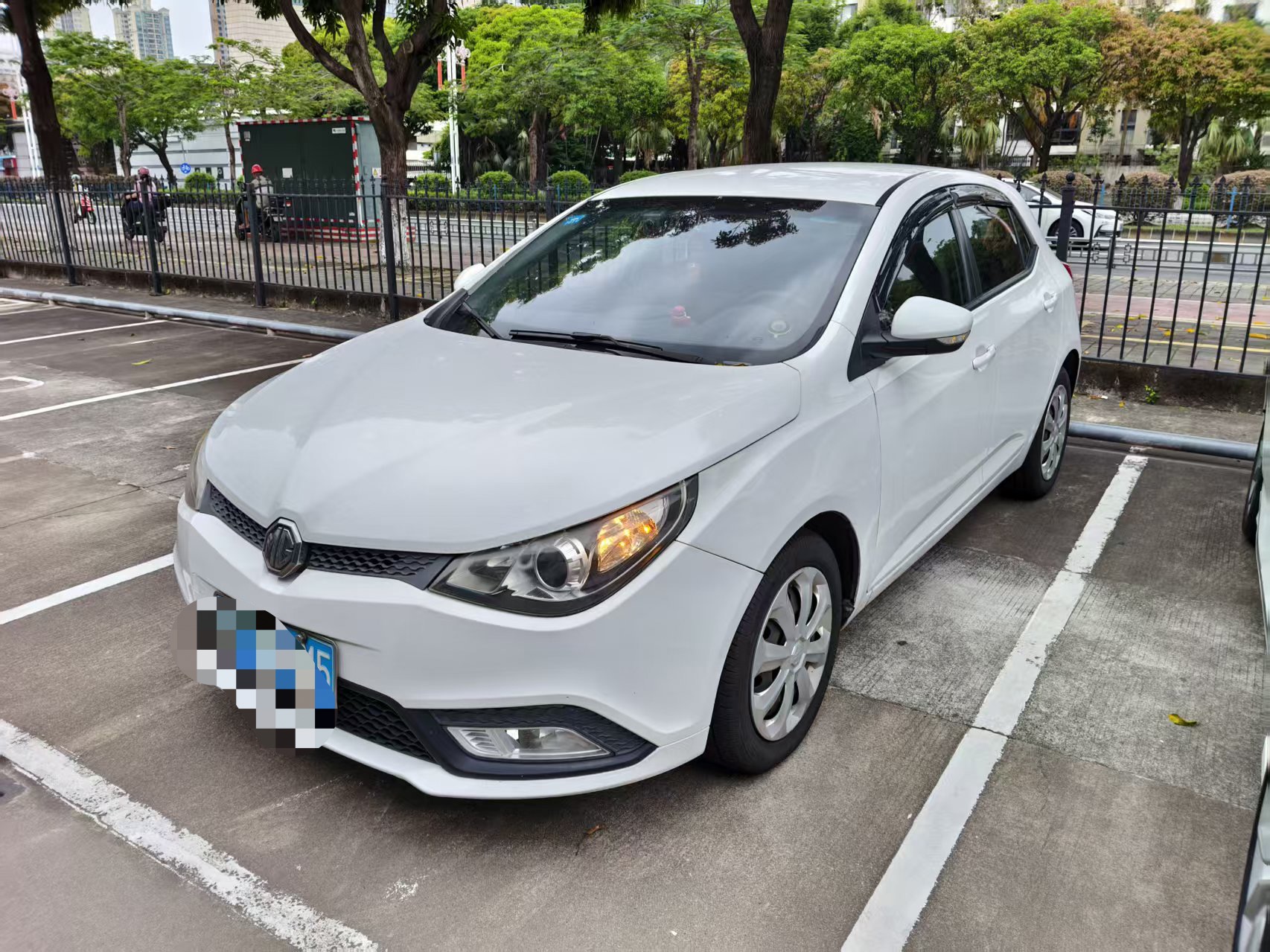 MG 5 2015 car image 