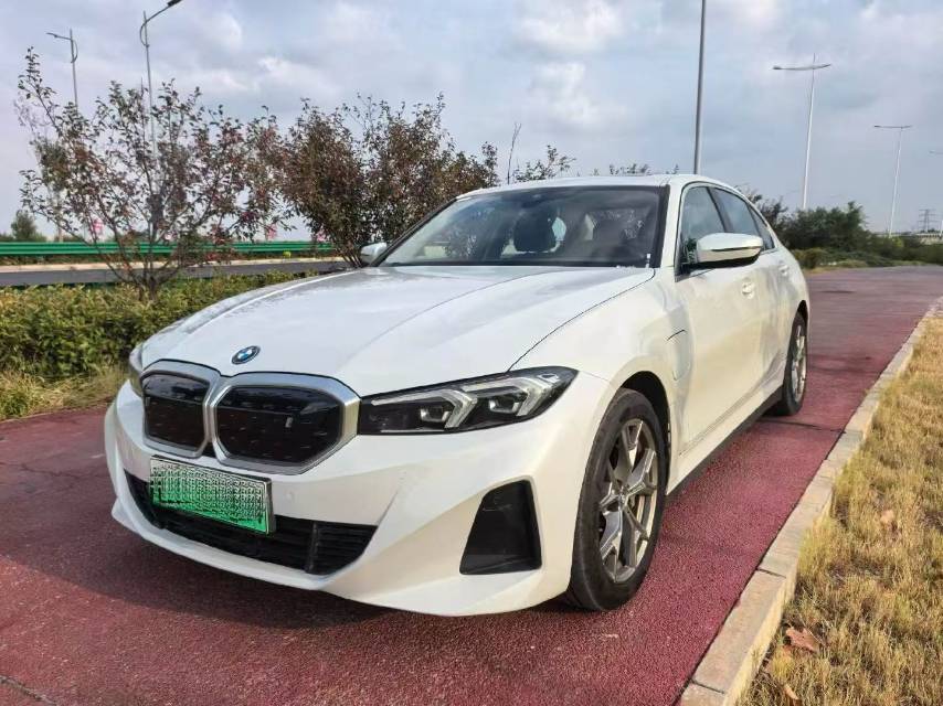 BMW i3 2023 car image 