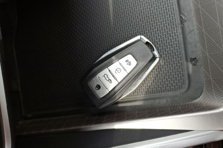 GEELY Emgrand 2023 car image #9