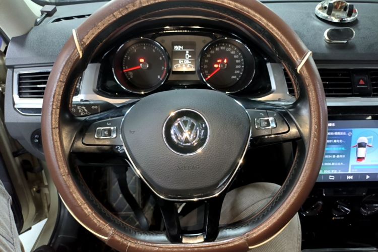 Volkswagen Bora 2018 car image #11