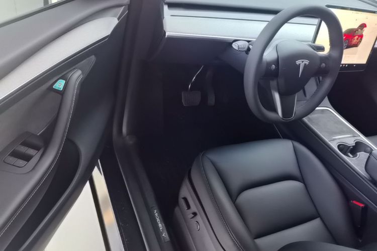 Tesla Model Y 2024 #16 Tesla Model Y 2024 immagine di auto #16