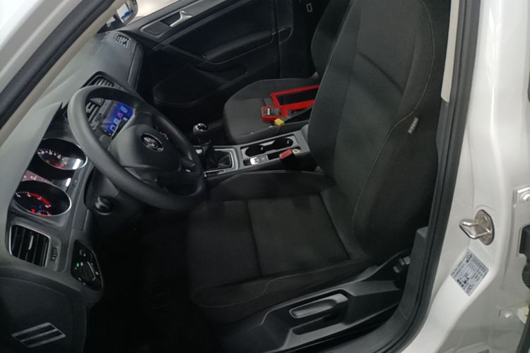 Volkswagen Golf 2015 car image #15