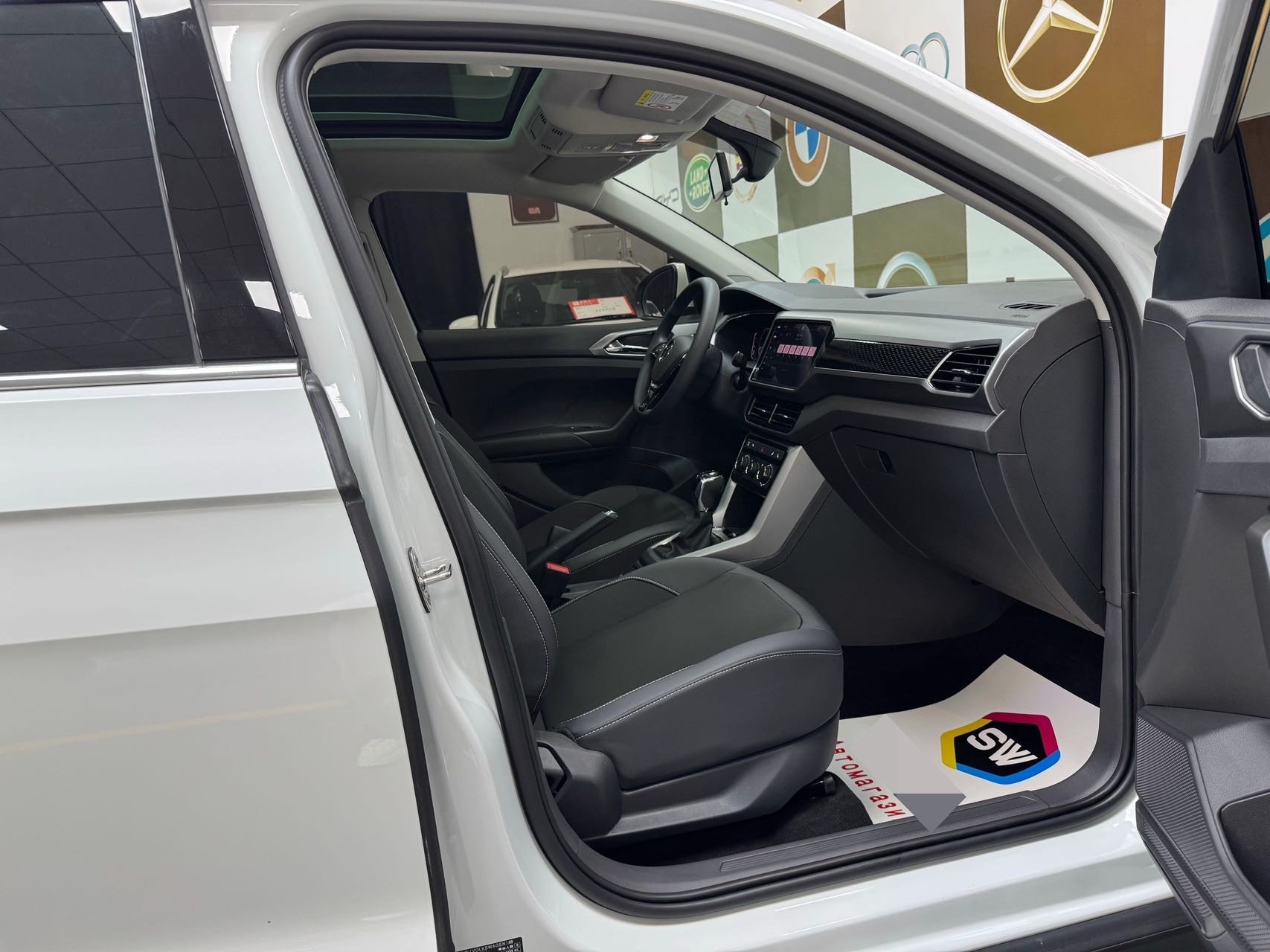 Volkswagen T-Cross 2023 #10 Volkswagen T-Cross 2023 car image #10