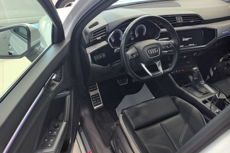 Audi Q3 2024 #16 Audi Q3 2024 car image #16
