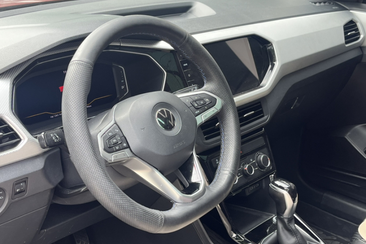 Volkswagen Tacqua 2021 #10 Volkswagen Tacqua 2021 صورة سيارة #10