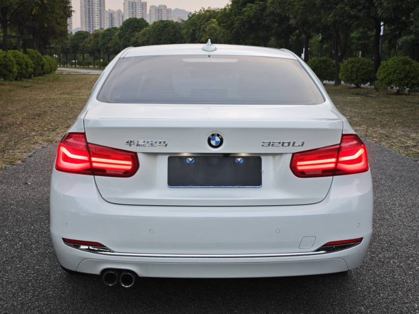 BMW 3 Series 2017 #3 BMW 3 Series 2017 car image #3