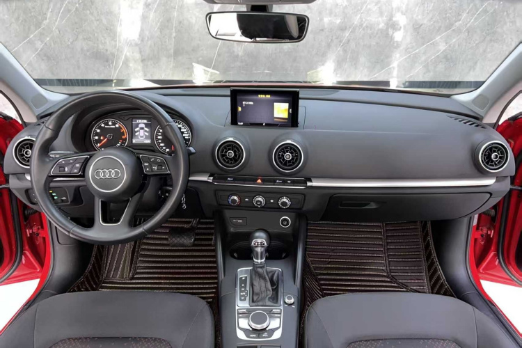 Audi A3 2019 car image #10