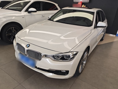 BMW 3 Series 2019 BMW 3 Series 2019 immagine di auto