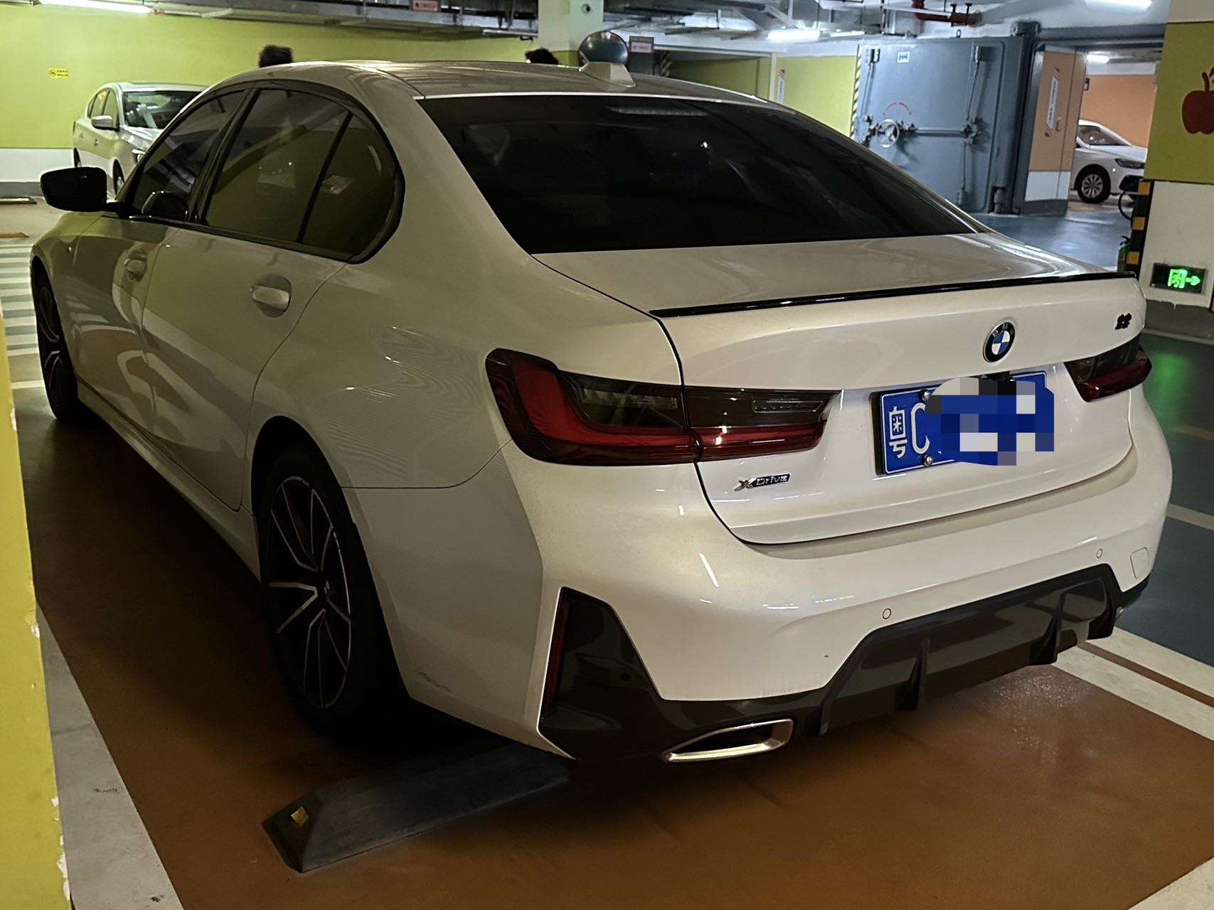 BMW 3 Series 2023 car image #2