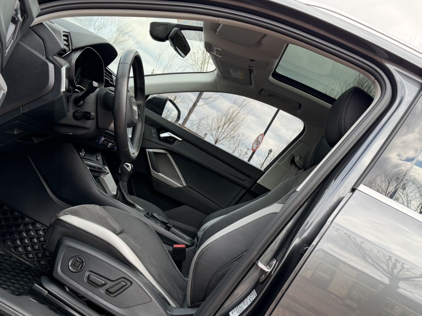 Audi Q3 2023 #10 Audi Q3 2023 car image #10