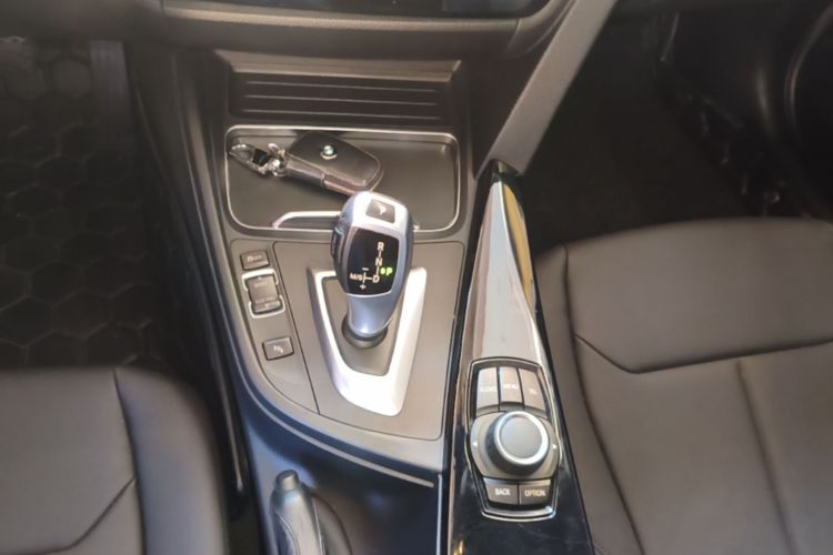 BMW 3 Series 2017 #18 BMW 3 Series 2017 car image #18