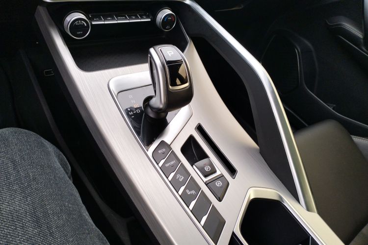 GEELY Coolray 2020 immagine di auto #18