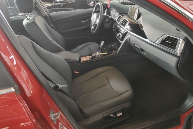 BMW 3 Series 2017 car image #24