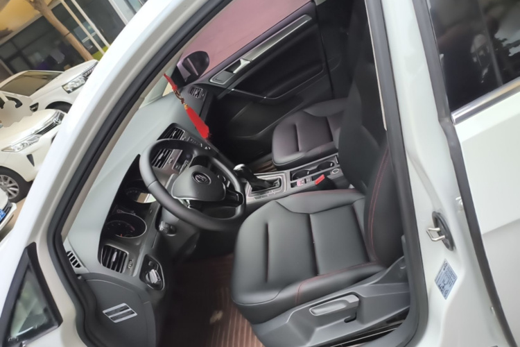 Volkswagen Golf 2016 car image #19