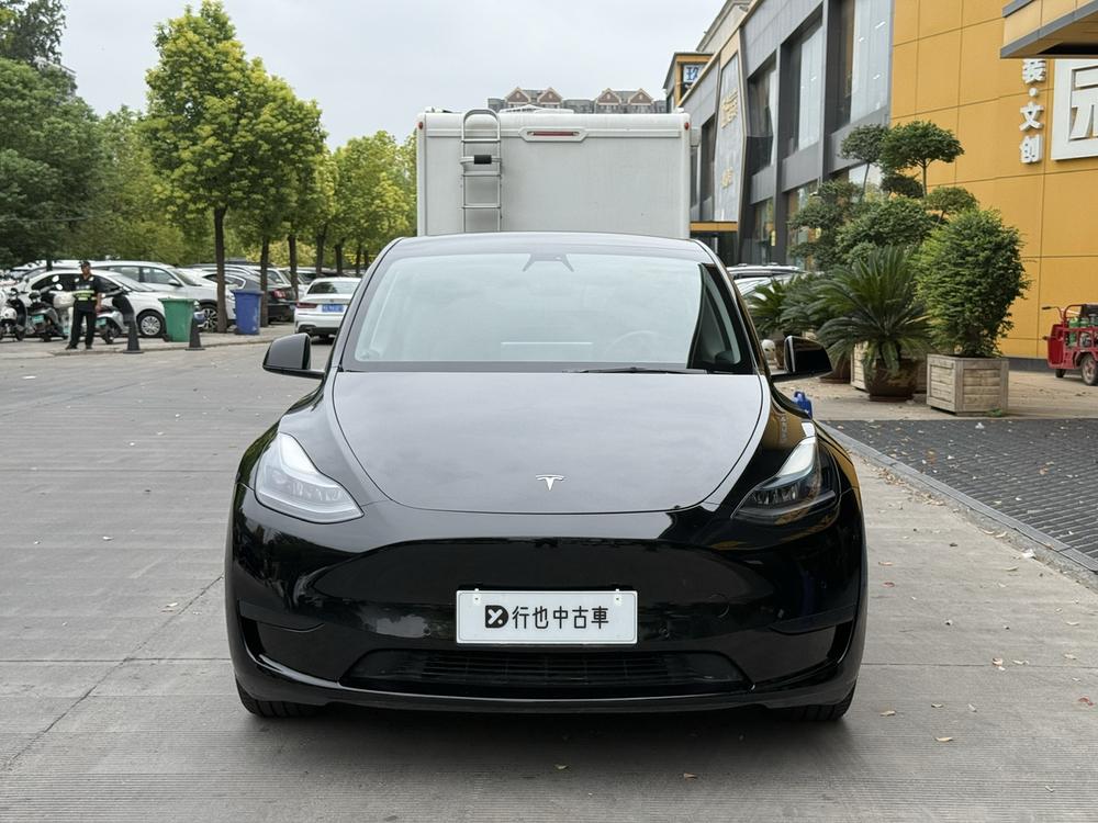 Tesla Model Y 2022 #2 Tesla Model Y 2022 car image #2