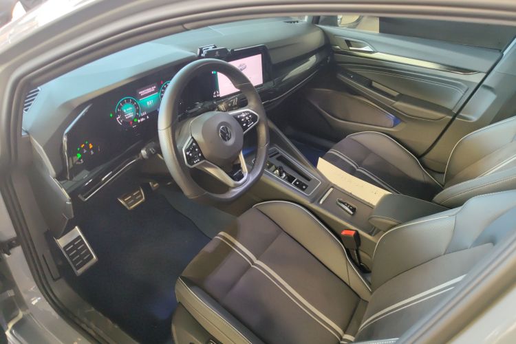 Volkswagen Golf 2023 imagen de coche #16