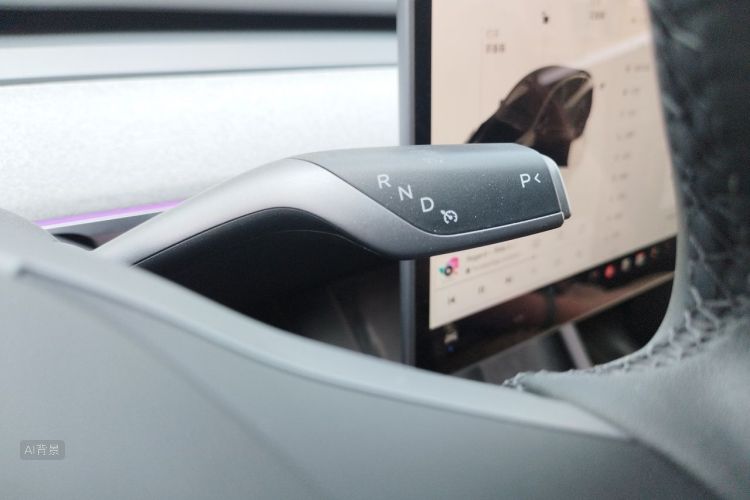 Tesla Model Y 2024 #16 Tesla Model Y 2024 car image #16