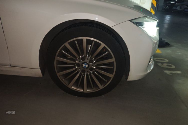 BMW 3 Series 2019 car image #9